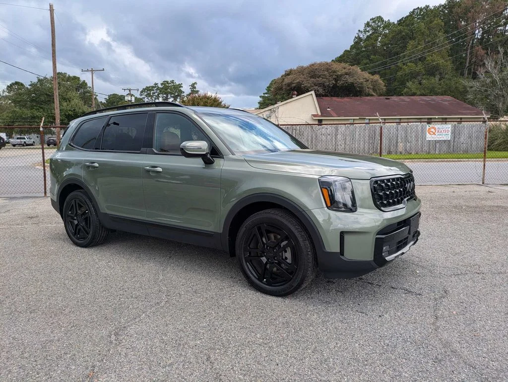 Used 2025 Jungle Green Kia SX X-Line image 2