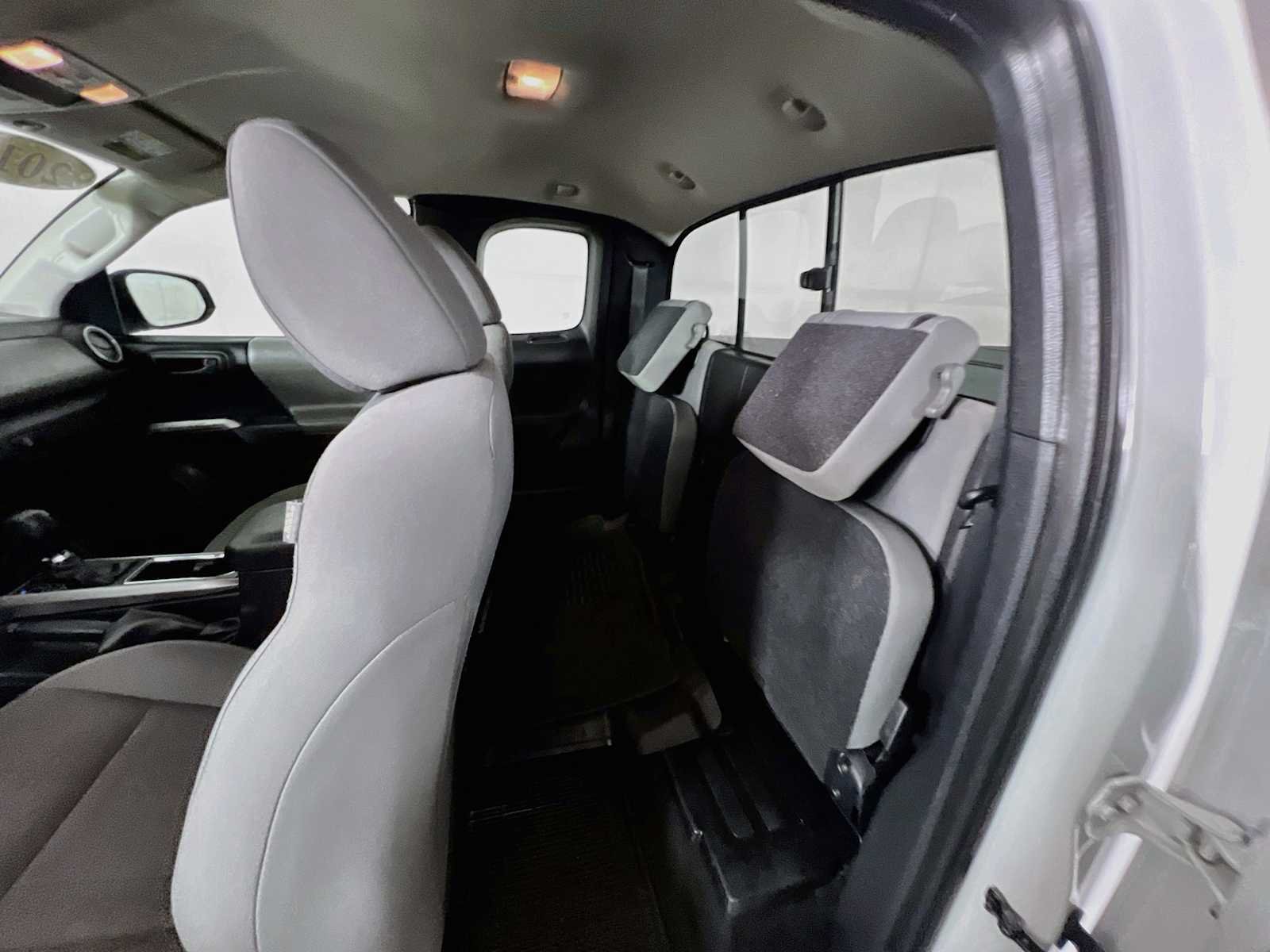 Used 2017 Super White Toyota SR5 image 24