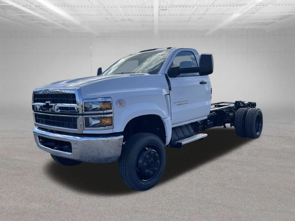 Used 2024 Summit White Chevrolet 11