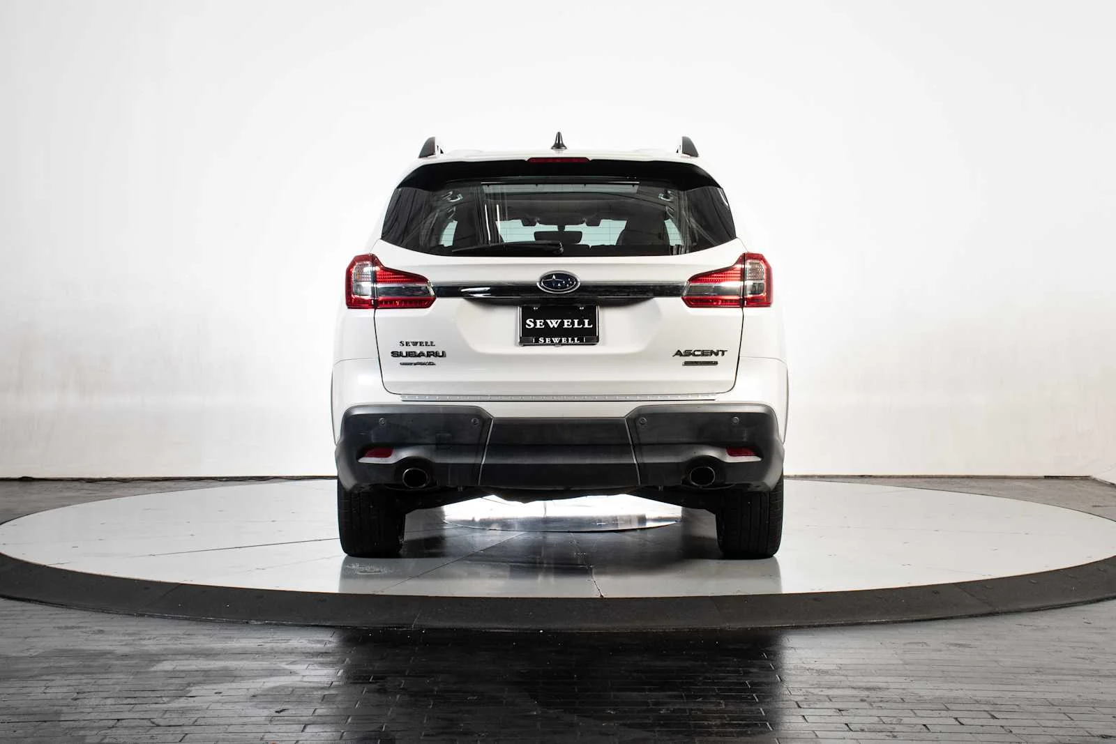 Used 2020 Crystal White Pearl Subaru Limited image 5