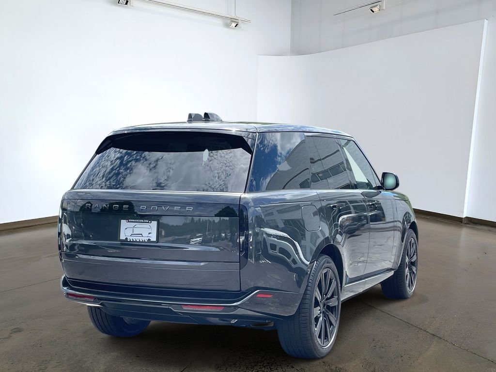 New 2026 Carpathian Grey Land Rover SE image 4