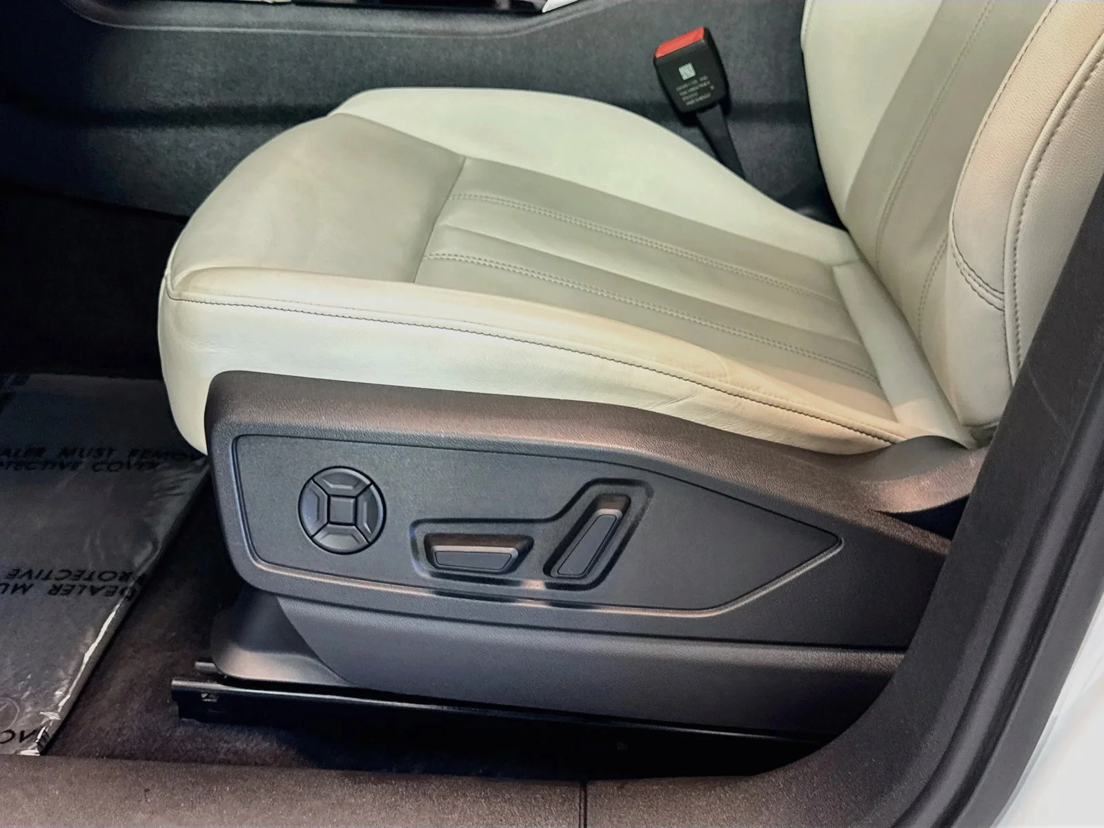 Used 2025 Arkona White Audi Premium image 17