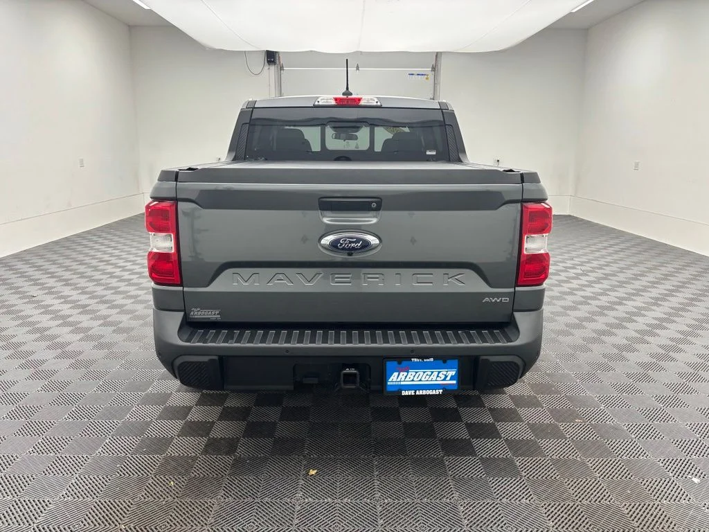 Used 2024 Gray Ford Lariat image 9