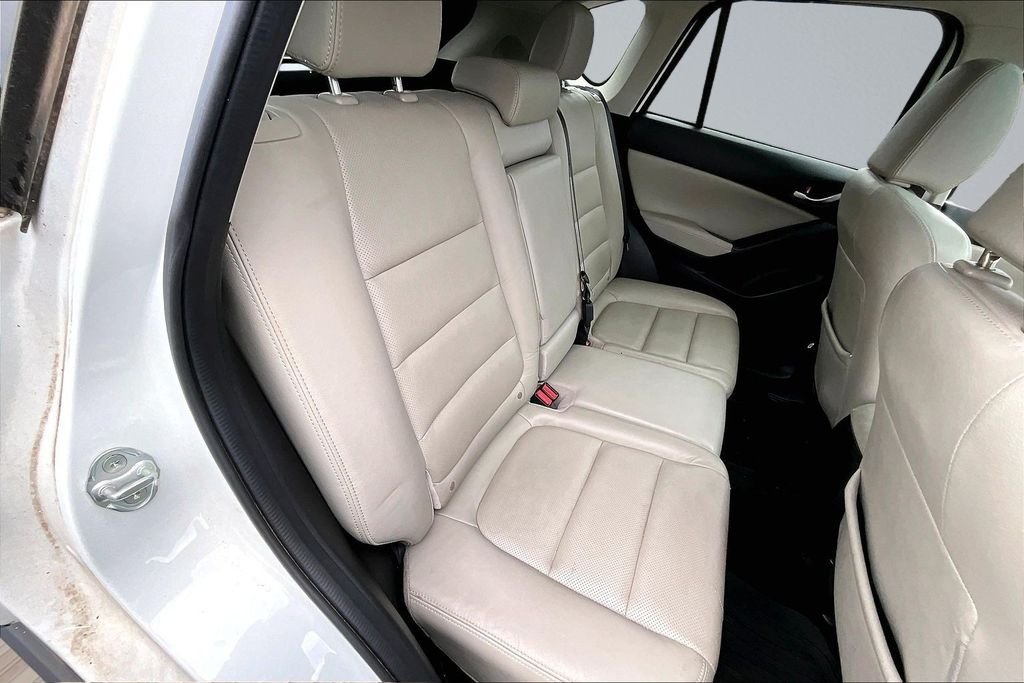 Used 2014 White Mazda Grand Touring image 25
