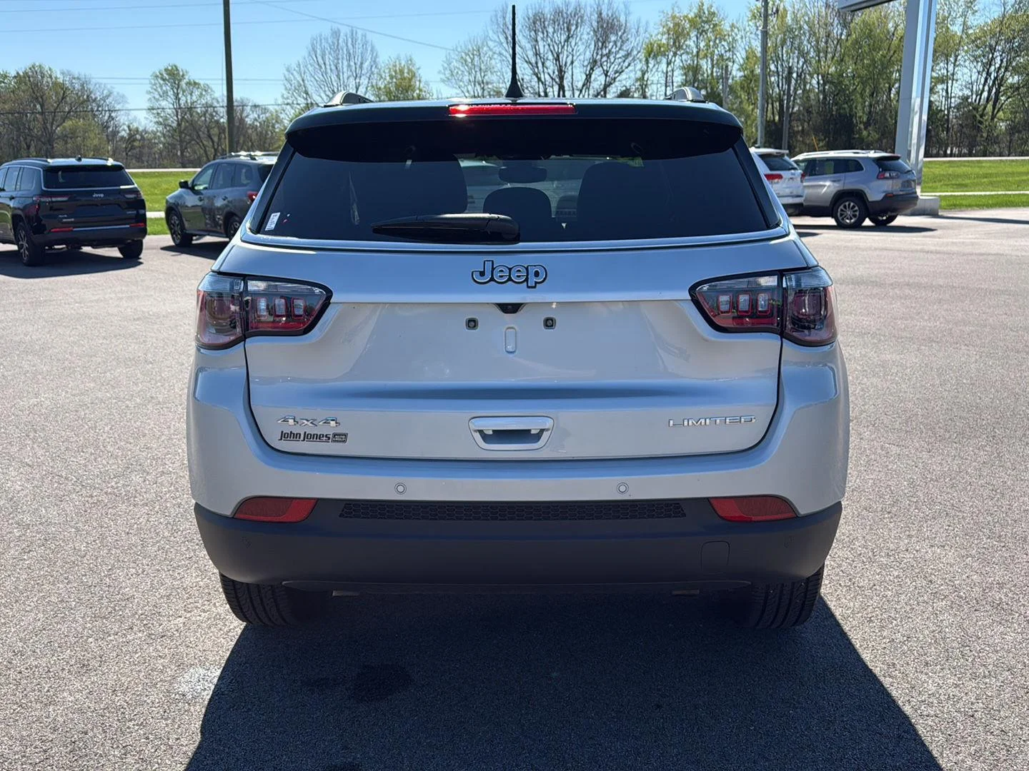 Used 2025 Silver Zynith Metallic Clearcoat Jeep Limited image 14