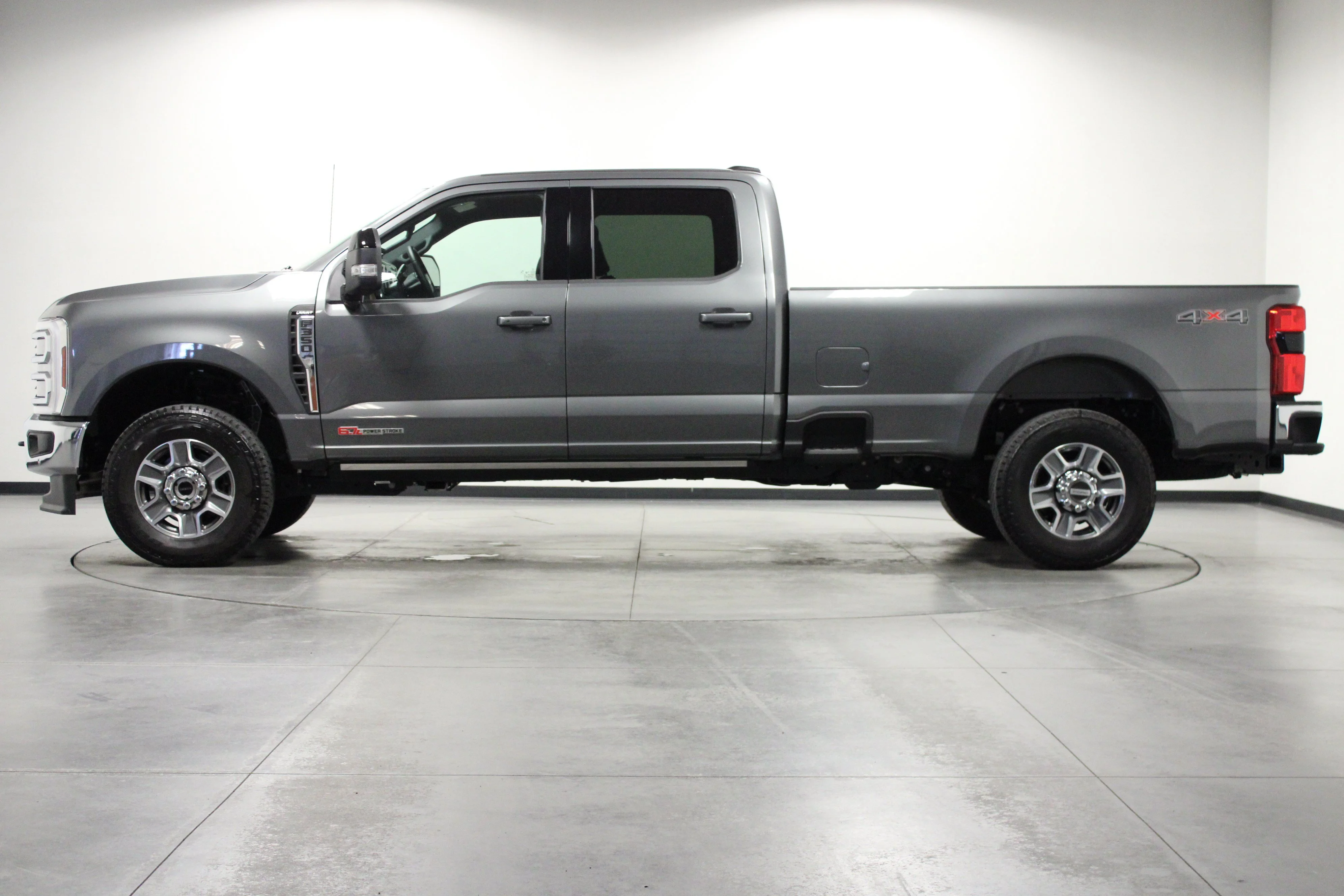Used 2025 Carbonized Gray Metallic Ford LARIAT image 7
