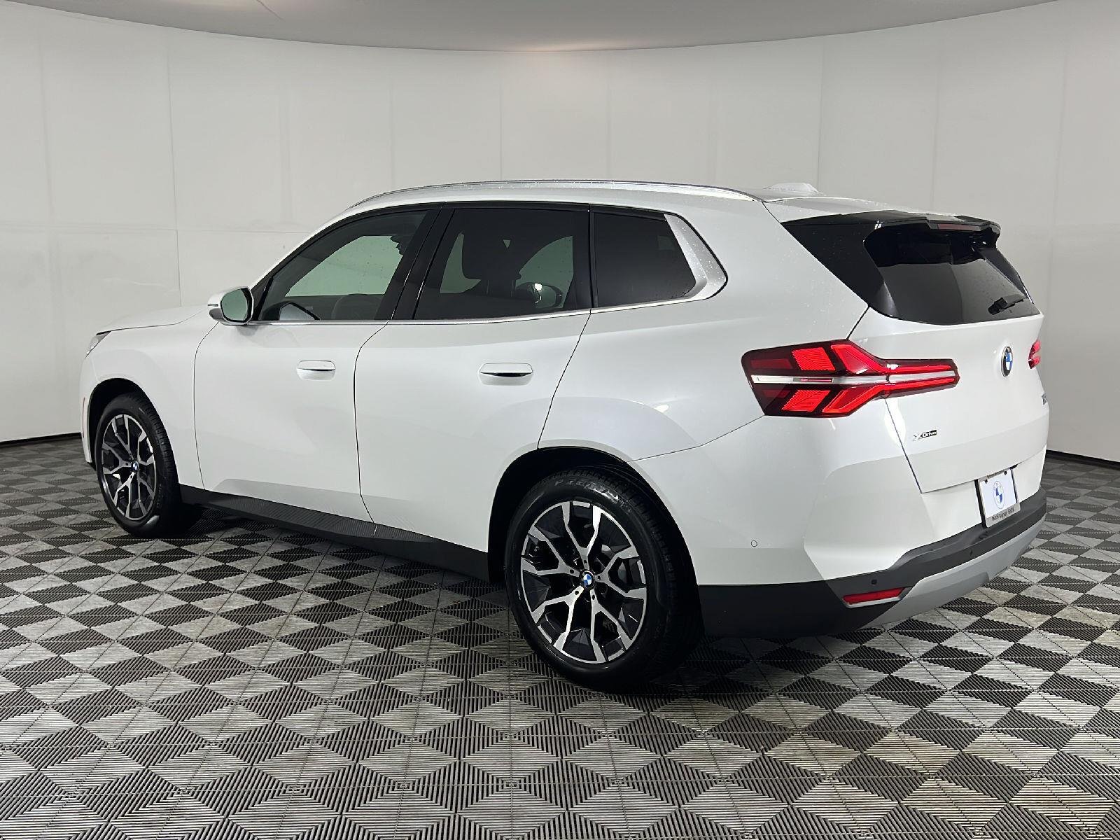 New 2026 Mineral White Metallic BMW 30 xDrive image 5