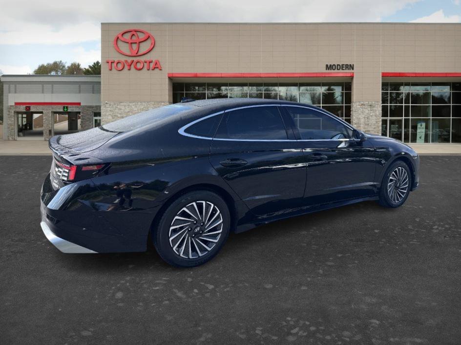 Used 2025 Abyss Black Hyundai SEL image 6