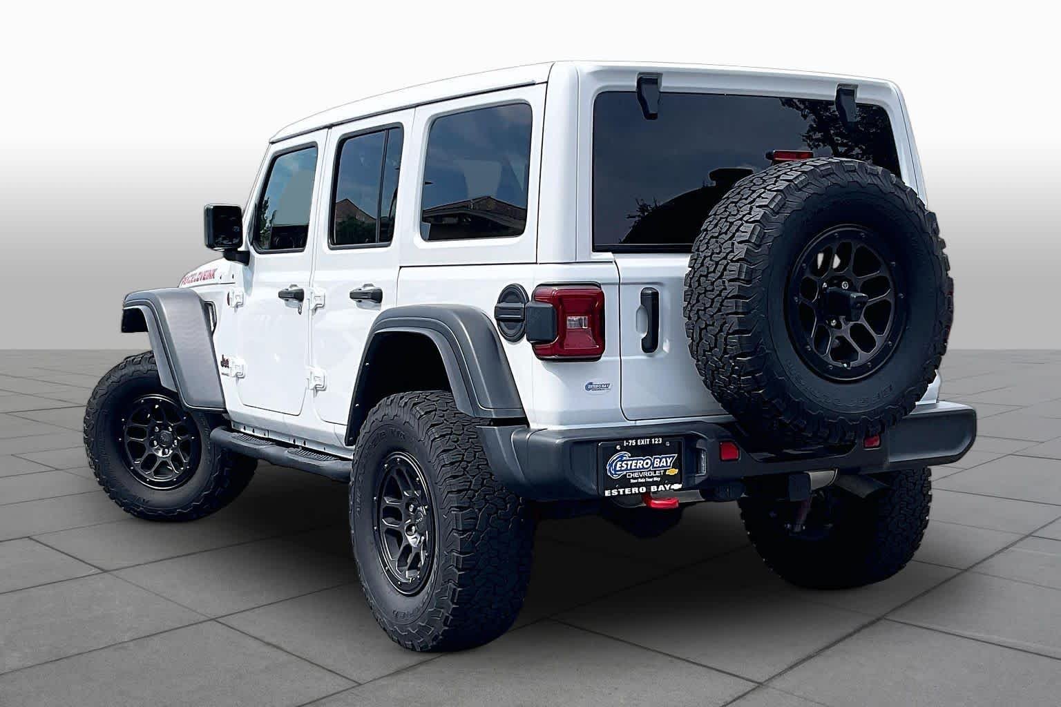 Used 2023 Bright White Clearcoat Jeep Rubicon image 12