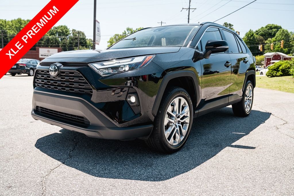 Used 2023 Midnight Black Metallic Toyota XLE Premium image 3