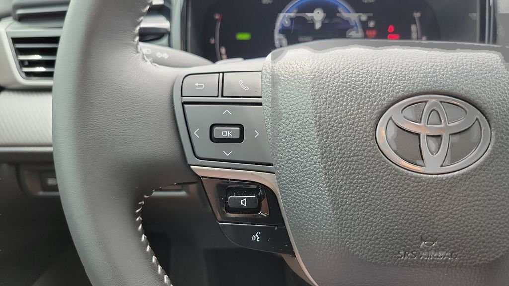 Certified Used 2025  Toyota SE image 20
