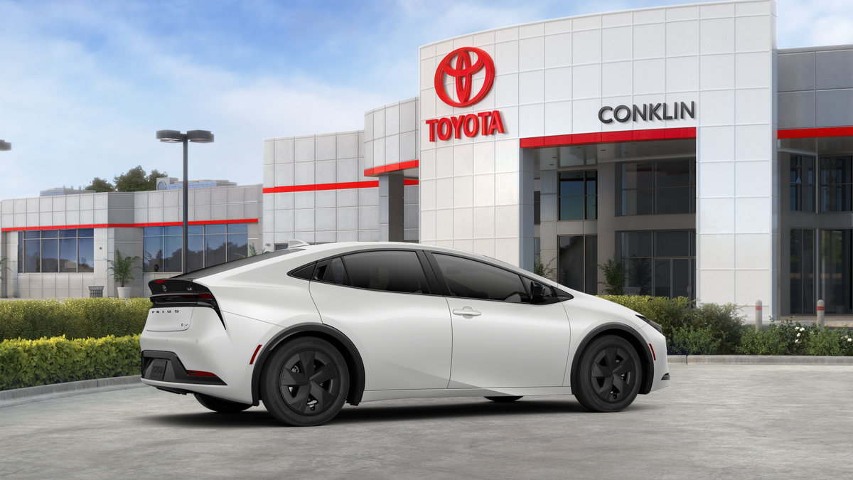 New 2026 Wind Chill Pearl Toyota LE image 11