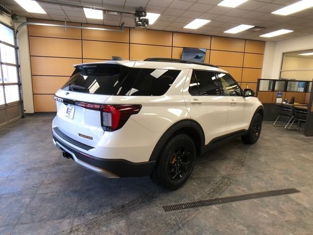 New 2026 Star White Metallic Tri-Coat Ford Tremor® image 7