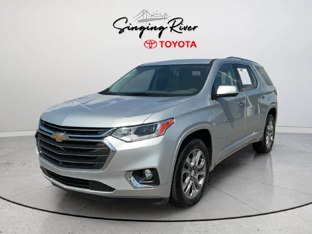 Used 2020 Silver Chevrolet Premier image 3