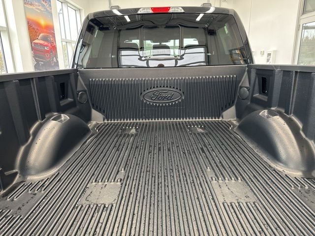 New 2026 Agate Black Metallic Ford XLT image 14