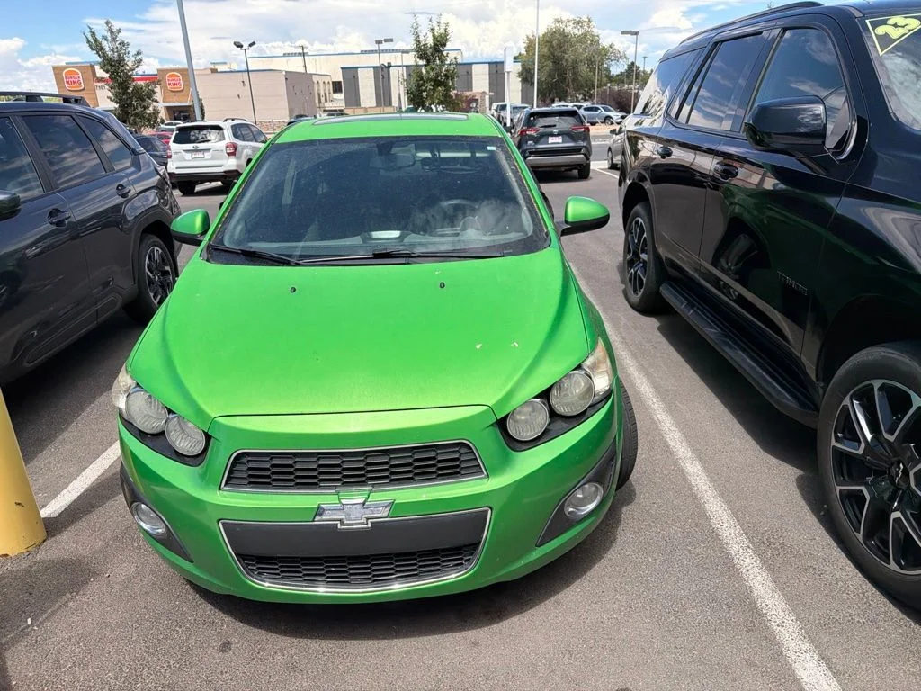 Used 2014 Green Chevrolet LT image 2