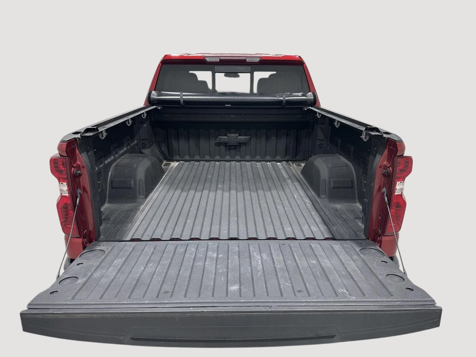 Used 2023 RADIANT RED TINTCOAT Chevrolet LT image 24