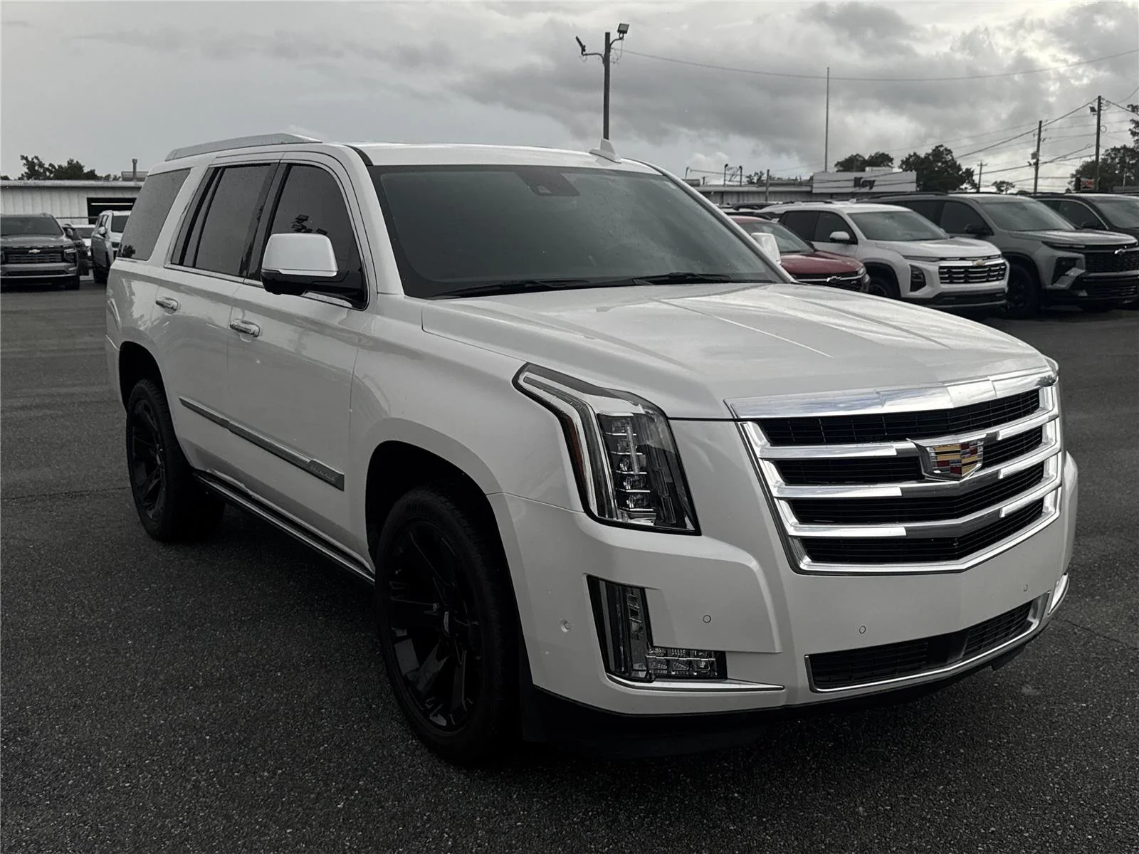 Used 2020 CRYSTAL WHITE TRICOAT Cadillac Premium Luxury image 1