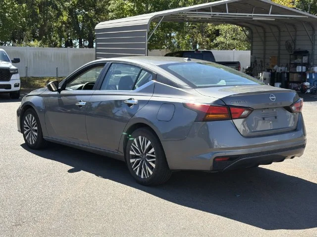 Used 2025 Gray Nissan 2.5 SV image 3
