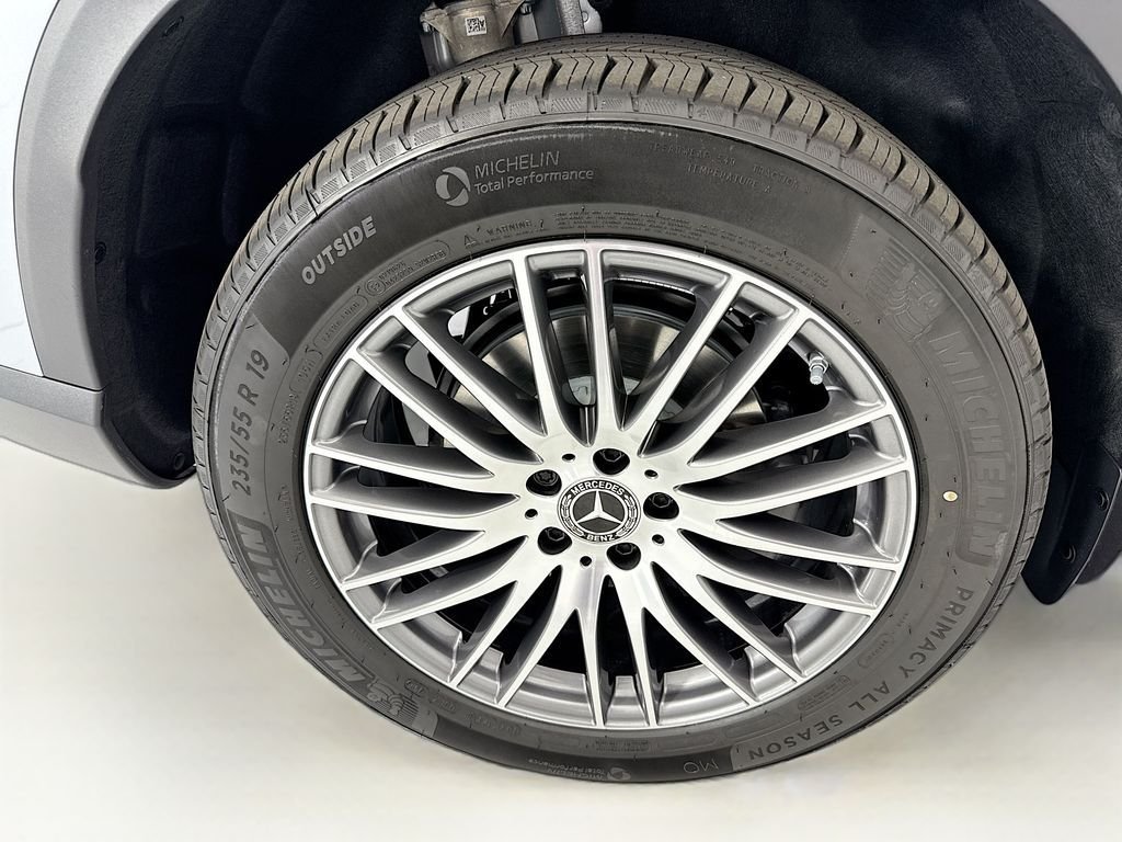 New 2026 Cirrus Silver Metallic Mercedes-Benz GLC 300 image 32