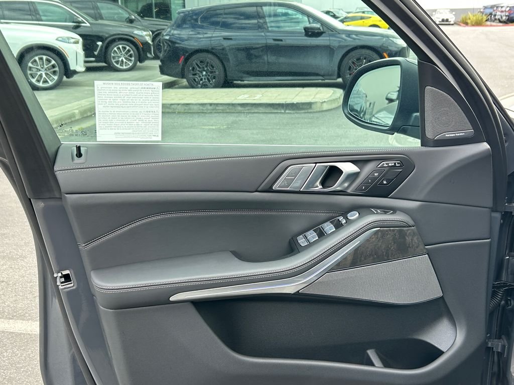 2026 BMW X7 40i - Photo 11