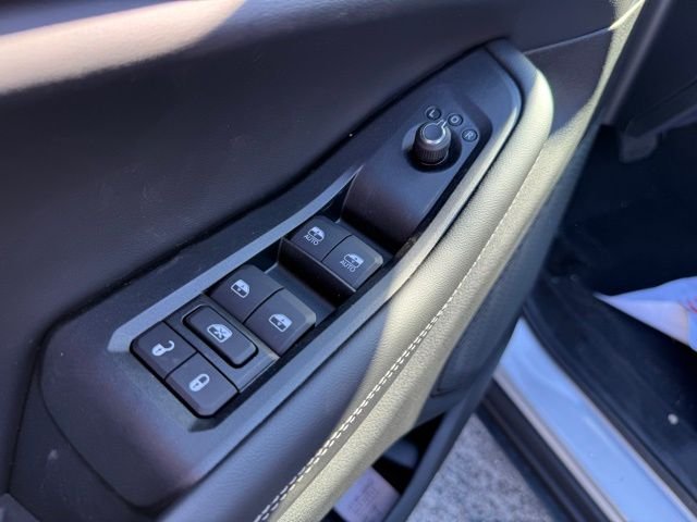 New 2025 Silver Zynith Exterior Paint Jeep Laredo image 14