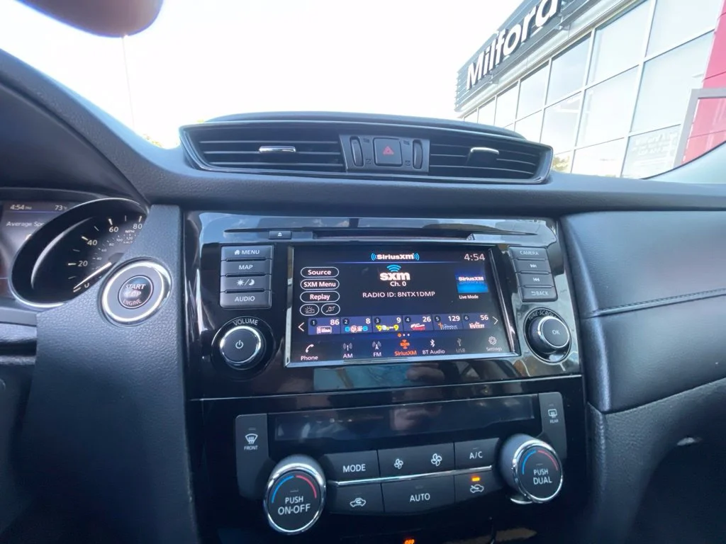 Certified Used 2018  Nissan SV image 15