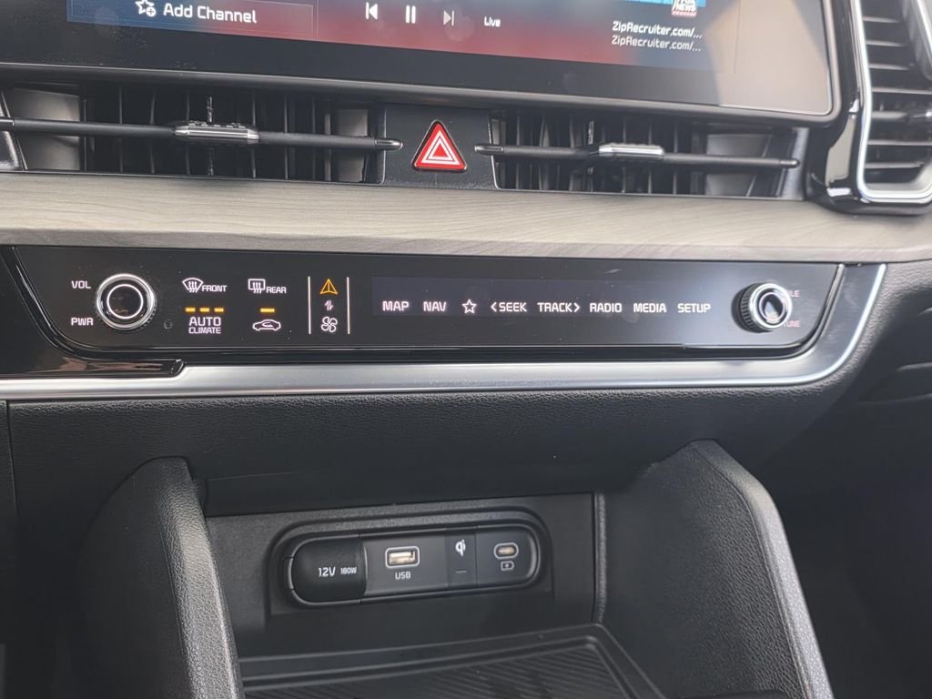 Used 2024 White Kia X-Line image 25