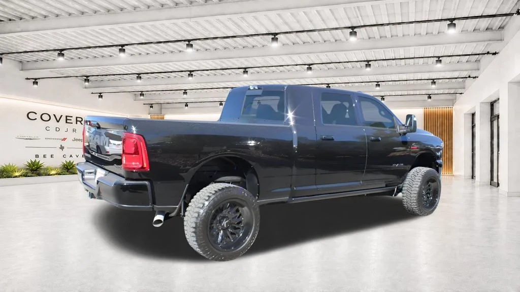 New 2025 Diamond Black Crystal Pearl-Coat Exterior Paint RAM Laramie image 12