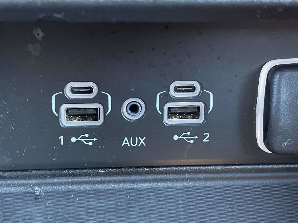 Used 2024 Silver Jeep Altitude X image 35