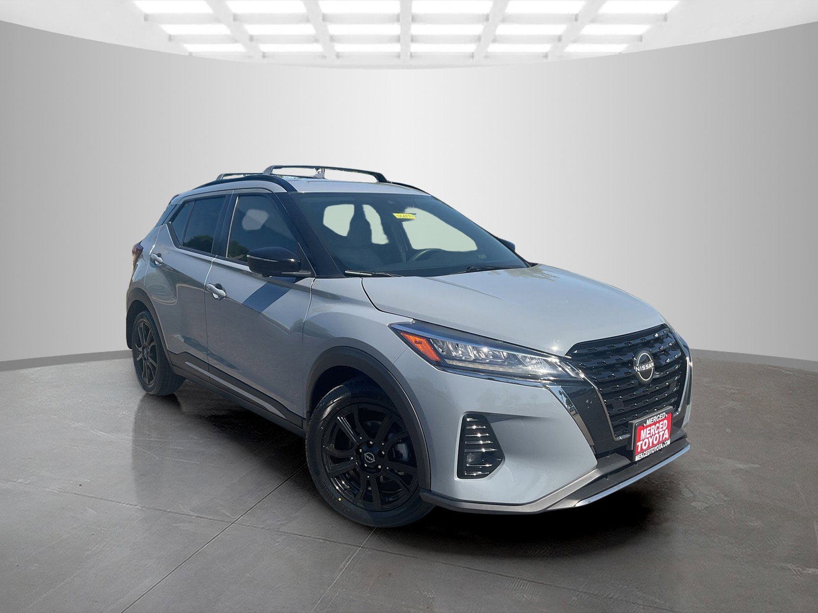 Used 2022 Boulder Gray Pearl Nissan SR image 7