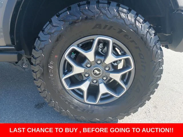 Used 2024 Gray Ford Badlands image 31