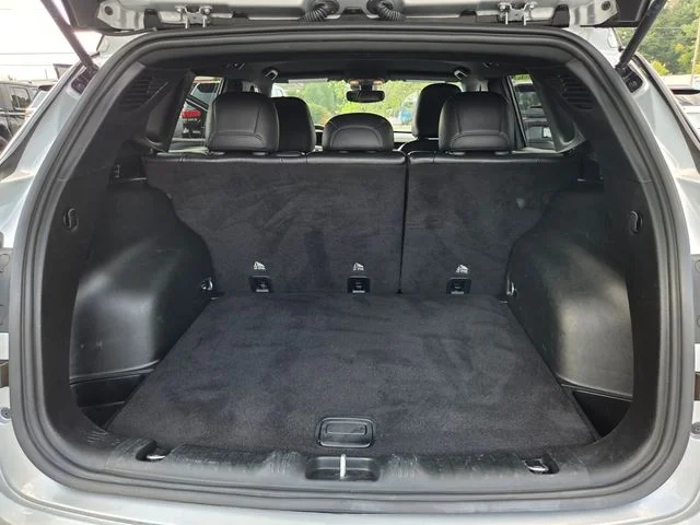 Used 2024 Silver Jeep Trailhawk image 31