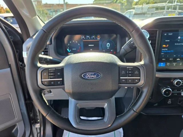 Used 2025 Silver Ford XLT image 31