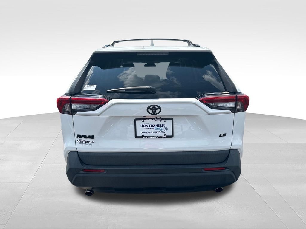 Used 2020 White Toyota LE image 4