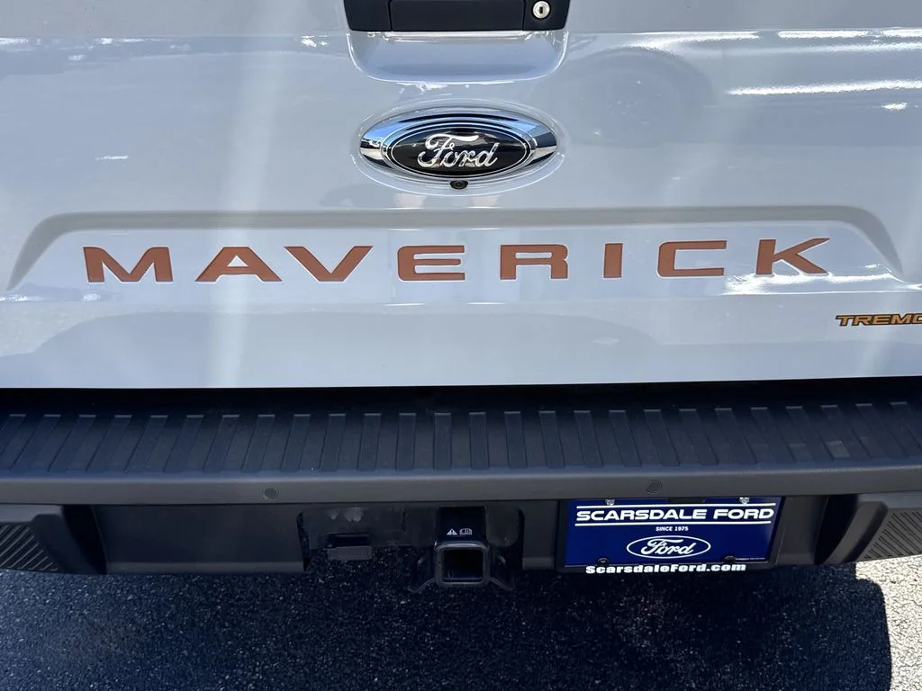 Used 2023 White Ford Lariat image 37