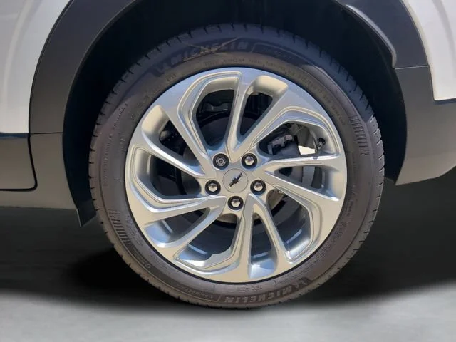 New 2027 Summit White Chevrolet LT image 33