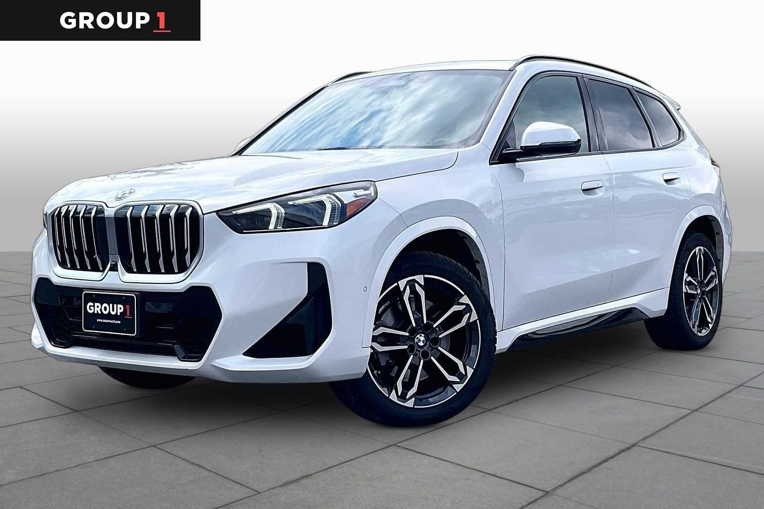Used 2023 Mineral White Metallic BMW xDrive28i image 1