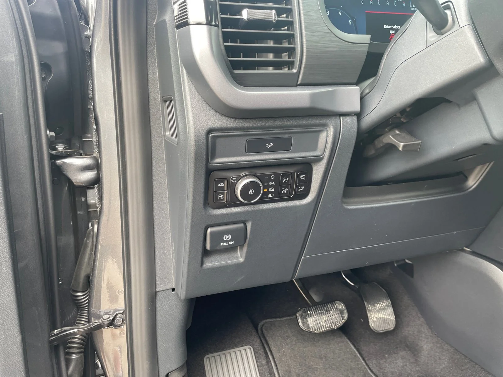 New 2026 Carbonized Grey Metallic Ford XLT image 16