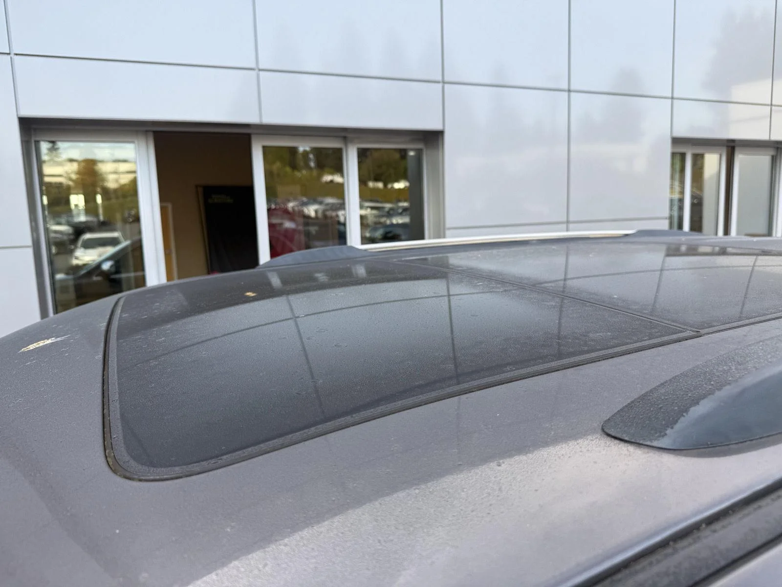 Used 2014 Granite Crystal Metallic Clearcoat Jeep Overland image 9
