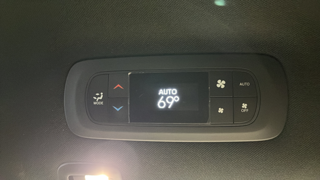 Used 2023 Brilliant Black Crystal Pearlcoat Chrysler Touring L image 35