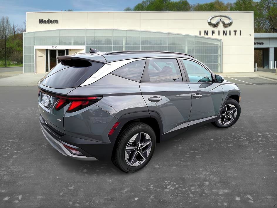 Used 2025 Hampton Gray Hyundai SEL image 36