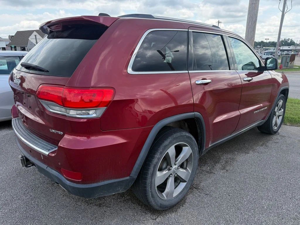 Used 2014 Red Jeep Limited image 13