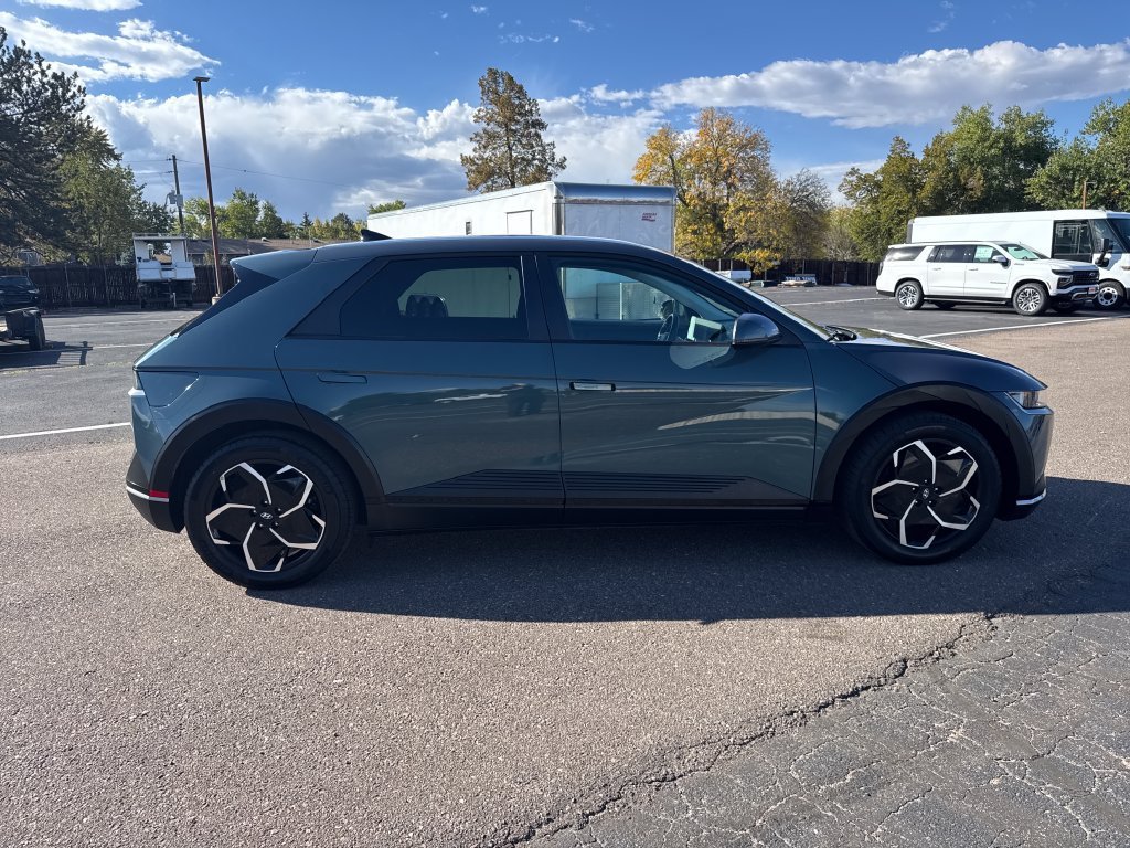 Used 2024 Digital Teal Hyundai SEL image 6