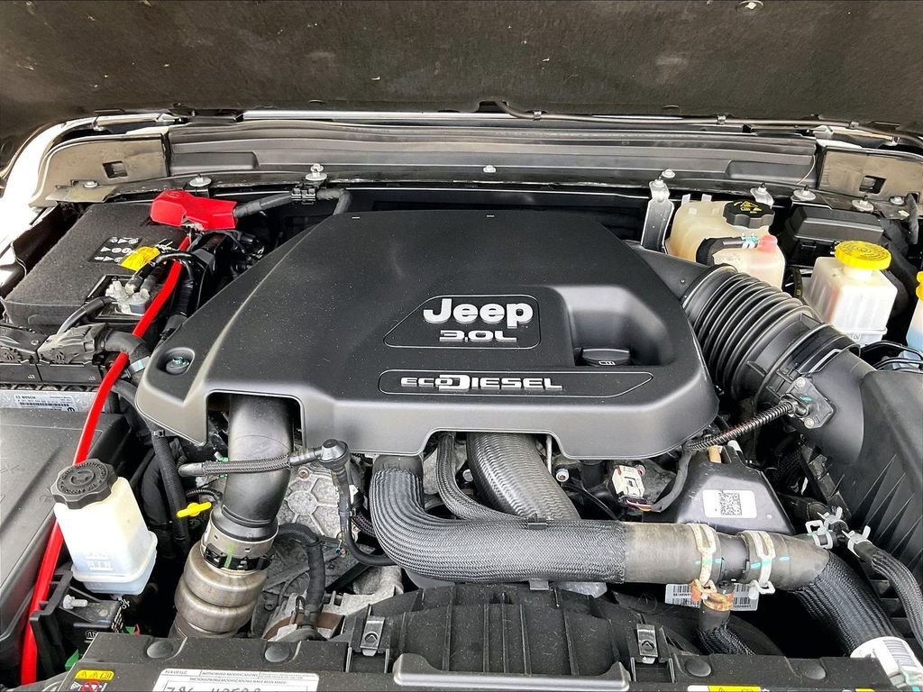 Used 2021 Black Jeep Sport image 34
