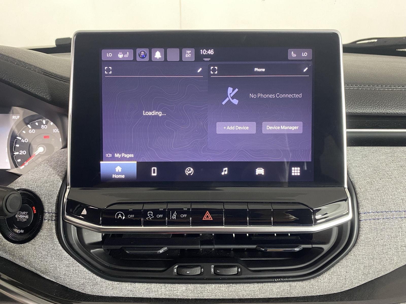 Used 2023 Diamond Black Crystal Pearlcoat Jeep Latitude image 4