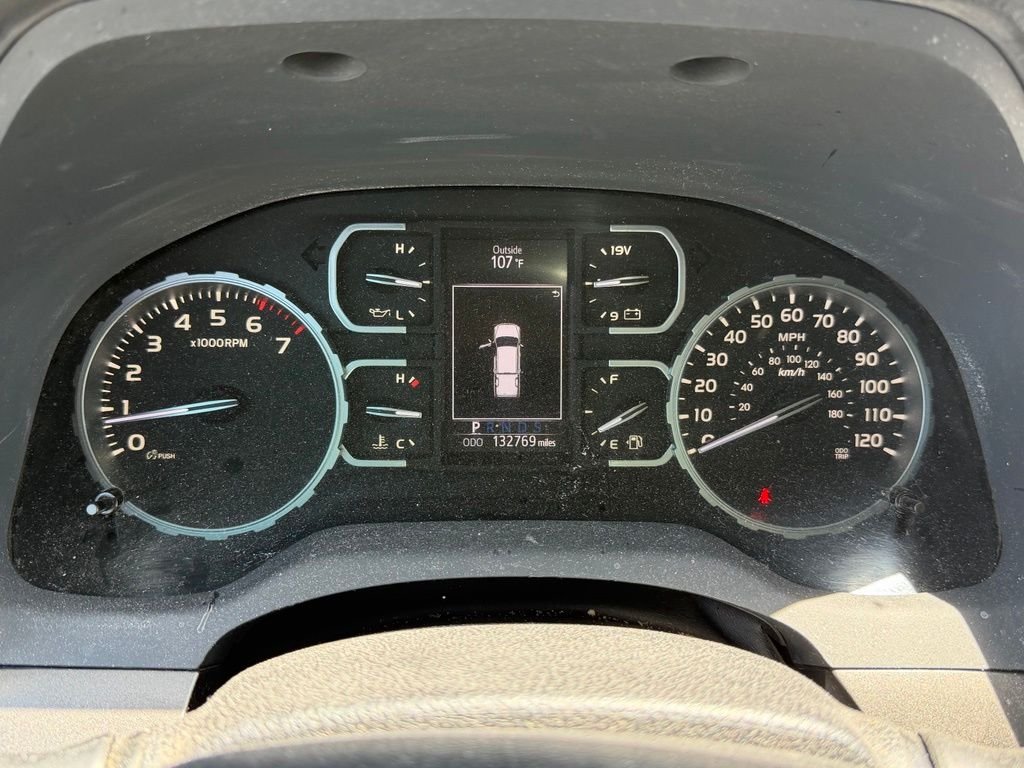 Used 2020 White Toyota SR5 image 17