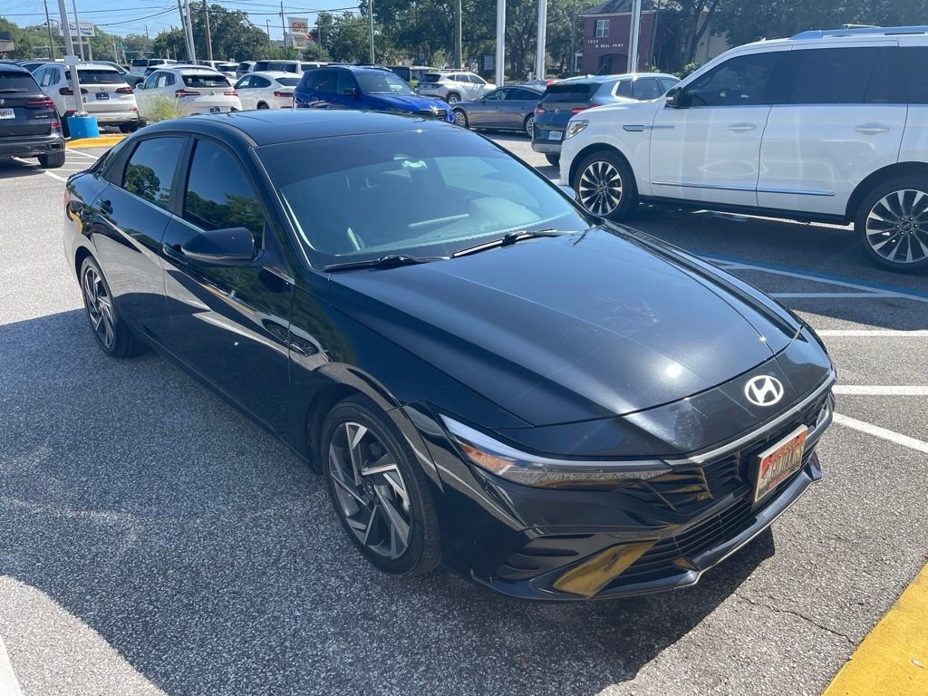 Used 2024 Black Hyundai Limited image 1