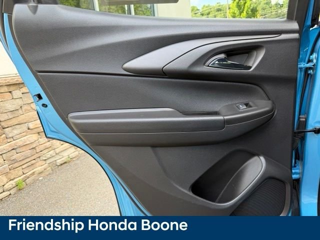 Used 2025 Blue Chevrolet ACTIV image 31