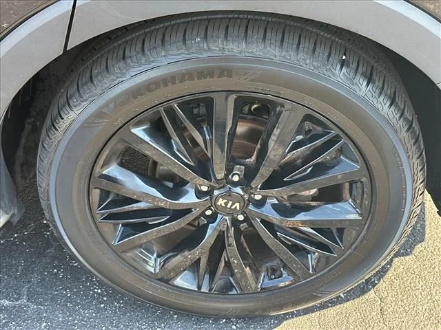 Used 2021 Black Kia SX image 38